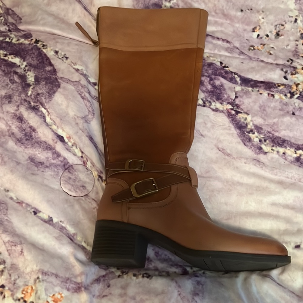 Tall brown boots - Picture 4 of 11